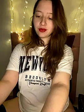 Rosilovee naked strip on cam for live sex video chat