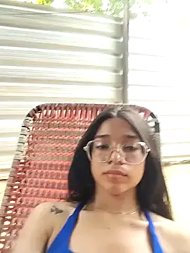 -VICKKY naked strip on cam for live sex video chat