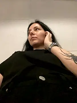 Ellie_Bellie naked strip on cam for live sex video chat