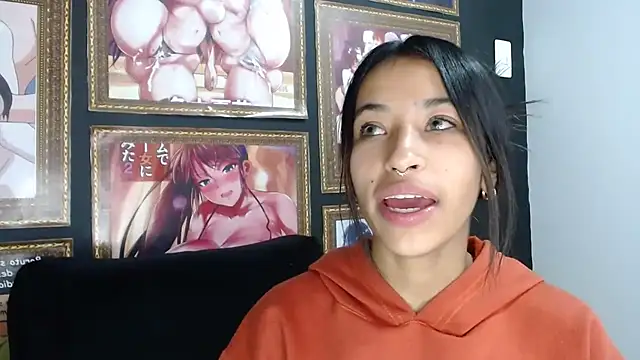 Nylaah_hot naked strip on cam for live sex video chat