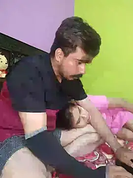 tHe_sWeEt____cOuPleS naked strip on cam for live sex video chat