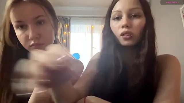 CutieDiana naked strip on cam for live sex video chat