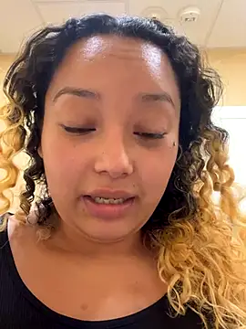 diamondbebe96 naked strip on cam for live sex video chat