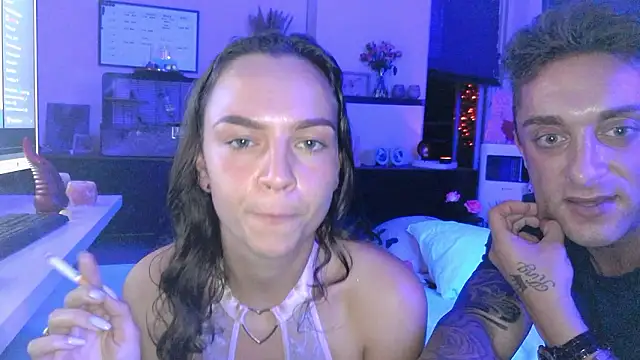 NaughtyCoupleNL naked strip on cam for live sex video chat