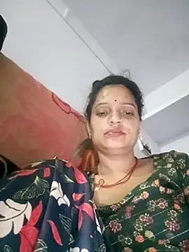 INDIANUE naked strip on cam for live sex video chat