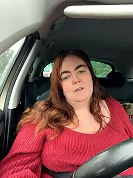 curvy-milf-abbie naked strip on cam for live sex video chat