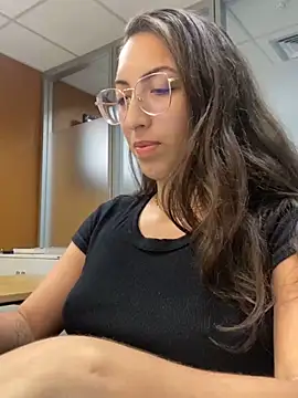 Sophie_______ naked strip on cam for live sex video chat