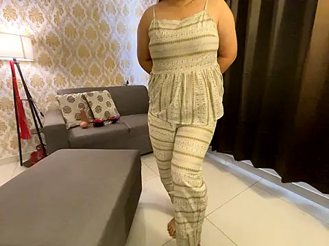 SamairAhh naked strip on cam for live sex video chat