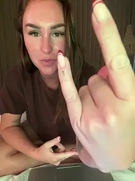 Ellieprincess naked strip on cam for live sex video chat
