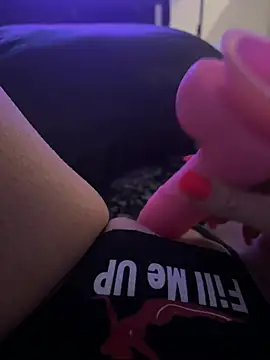Wonderwoman532 naked strip on cam for live sex video chat