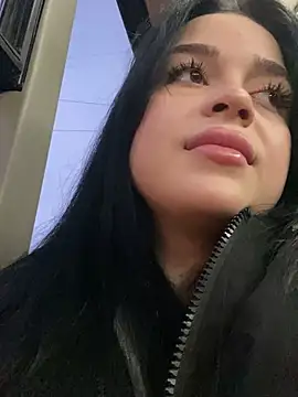 Your_pretty_Mary naked strip on cam for live sex video chat