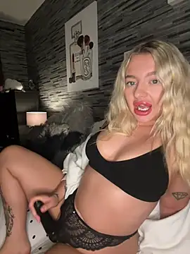 Lilly-Love naked strip on cam for live sex video chat