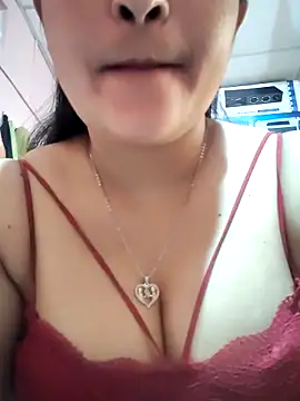 MONALISHhA naked strip on cam for live sex video chat