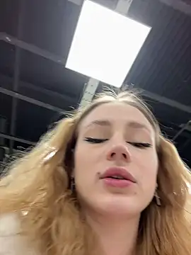 Naomi__Mi naked strip on cam for live sex video chat