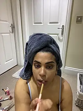 Cianna_Blake naked strip on cam for live sex video chat
