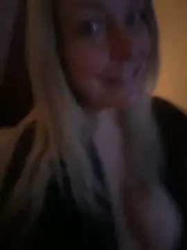 bigtitslivetofuck naked strip on cam for live sex video chat