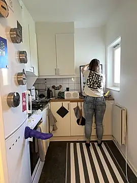 SwingWingWomanSweden naked strip on cam for live sex video chat