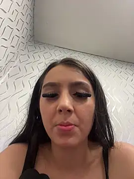 hotamanda01 naked strip on cam for live sex video chat