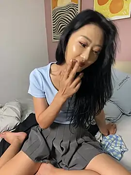 linger-23 naked strip on cam for live sex video chat
