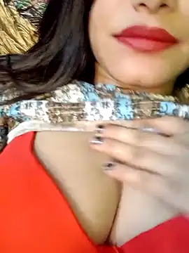 Lusty-Eva naked strip on cam for live sex video chat