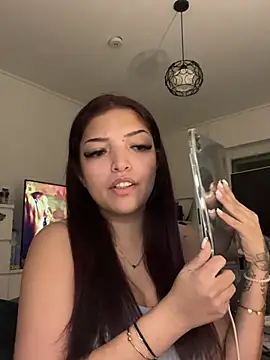 maj0lie naked strip on cam for live sex video chat