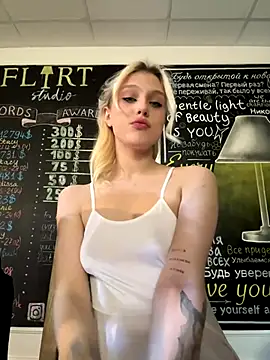 CaitlinSugar naked strip on cam for live sex video chat