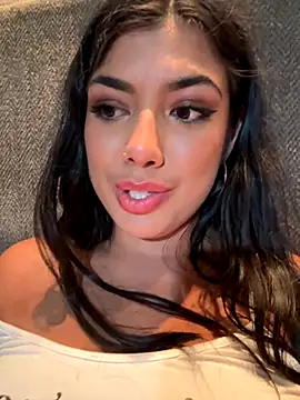 TheCrimsonBlairDarling naked strip on cam for live sex video chat