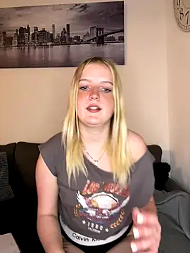 DieBlondeHannah naked strip on cam for live sex video chat