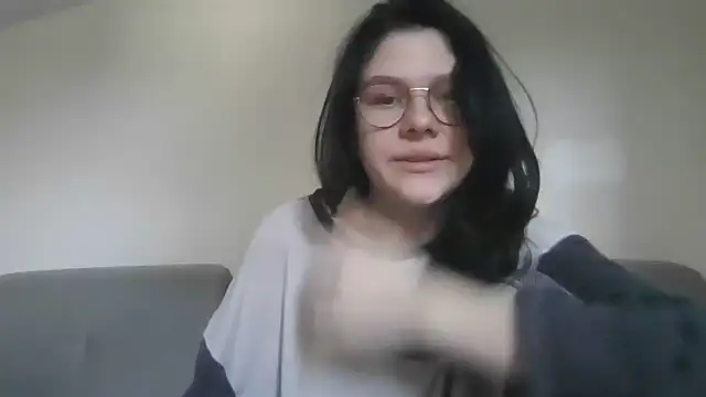 LaVostraDorothy naked strip on cam for live sex video chat