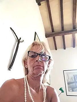 clarabell4 naked strip on cam for live sex video chat