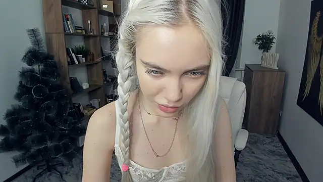 KristalCrowner naked strip on cam for live sex video chat
