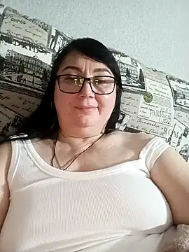 MariSwan222 naked strip on cam for live sex video chat