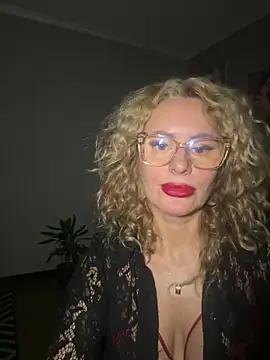 Tania201243 naked strip on cam for live sex video chat