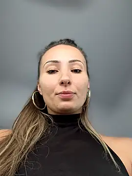 Wonder_Kari naked strip on cam for live sex video chat