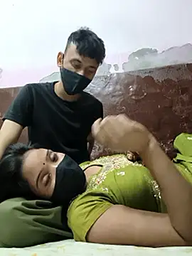 couplegk71 naked strip on cam for live sex video chat