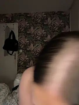 Leanna92ii naked strip on cam for live sex video chat
