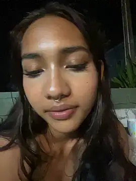 lyla_luv naked strip on cam for live sex video chat