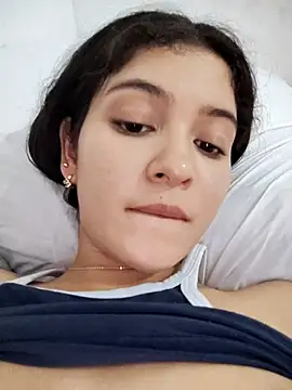Soymaia naked strip on cam for live sex video chat