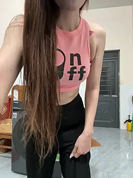 Quynhbabysexy naked strip on cam for live sex video chat