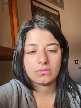 zoezoe00 naked strip on cam for live sex video chat