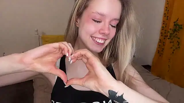 Catrinee naked strip on cam for live sex video chat