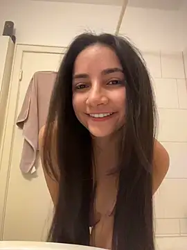 EmmyBullockk naked strip on cam for live sex video chat