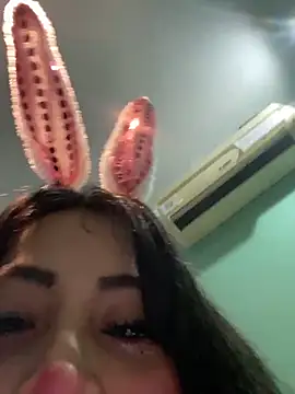 YummyGirl_ naked strip on cam for live sex video chat