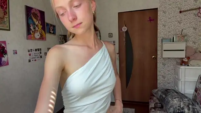 AliceGilbert_ naked strip on cam for live sex video chat