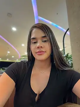 BellaLeclair naked strip on cam for live sex video chat