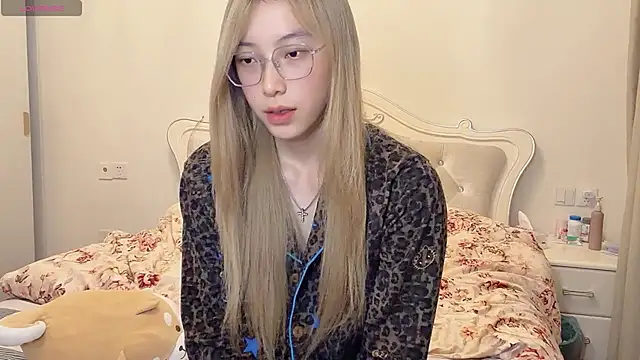xiaoxiao-22 naked strip on cam for live sex video chat